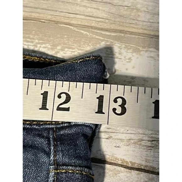 Free People Women's Jeans Size 27. Medium Wash, Destroyed Knees. Medium Wash‎ - Picture 6 of 8